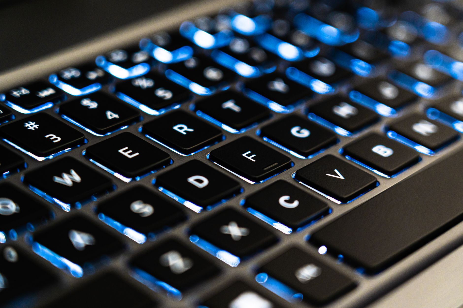 teclado de notebook em close